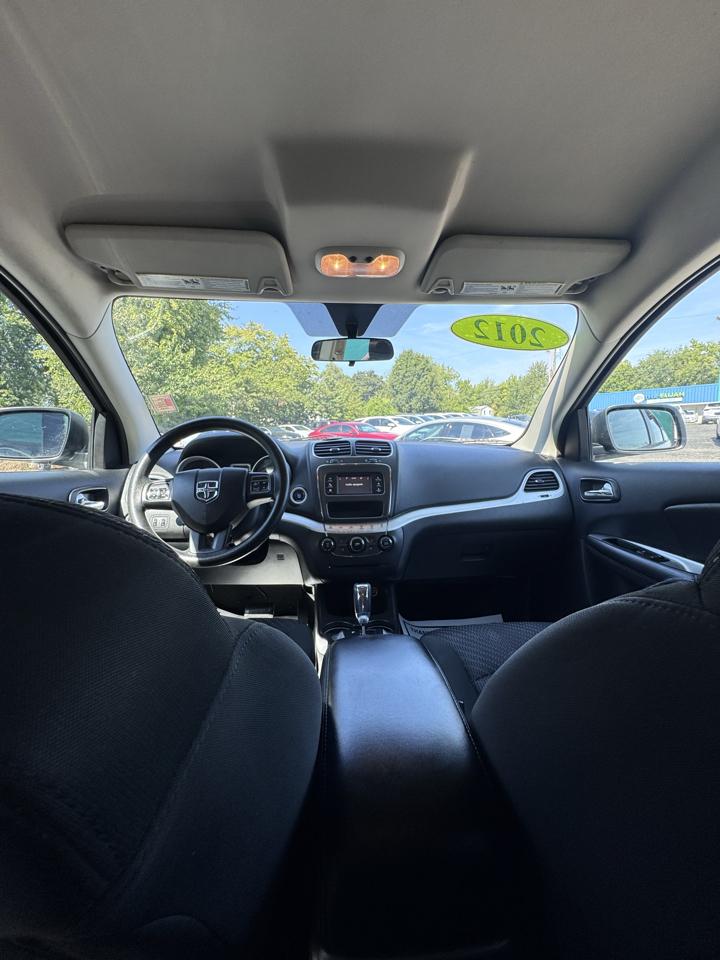 Dodge Journey FWD 4dr SXT 2012