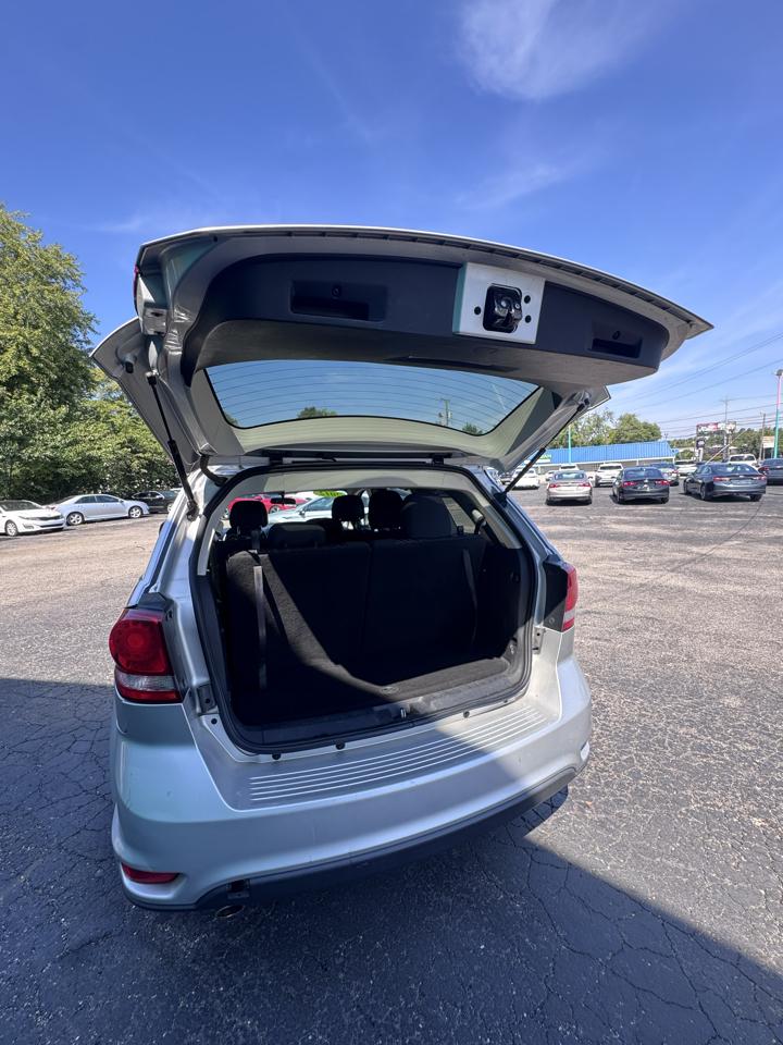 Dodge Journey FWD 4dr SXT 2012
