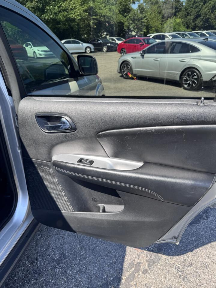 Dodge Journey FWD 4dr SXT 2012