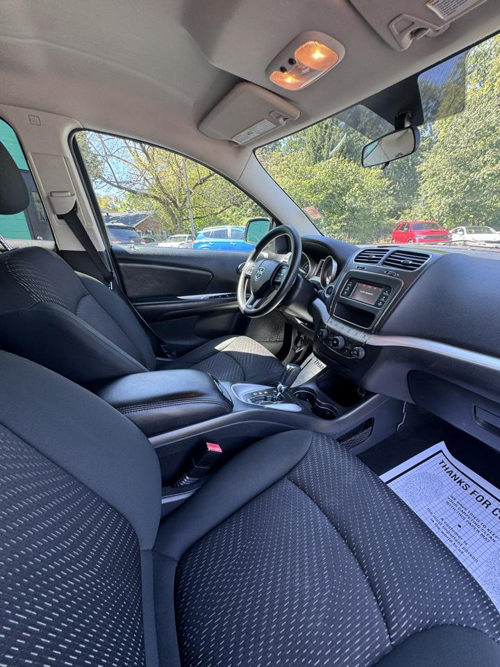 Dodge Journey FWD 4dr SXT 2012