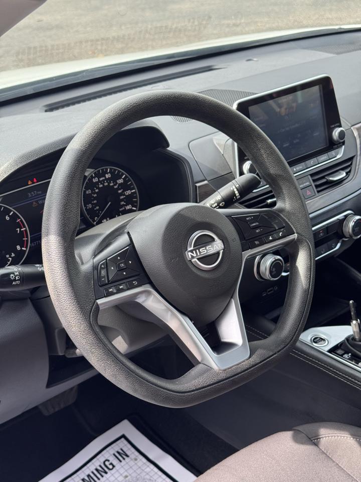 Nissan Altima 2.5 SV Sedan 2023