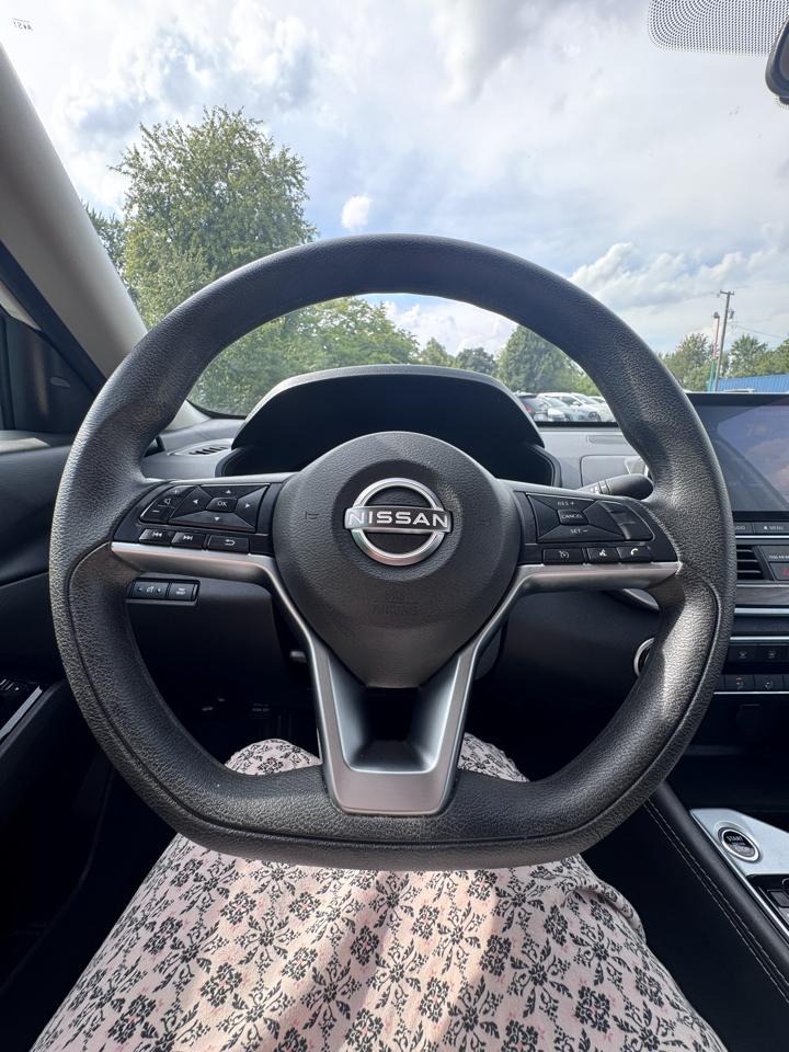 Nissan Altima 2.5 SV Sedan 2023