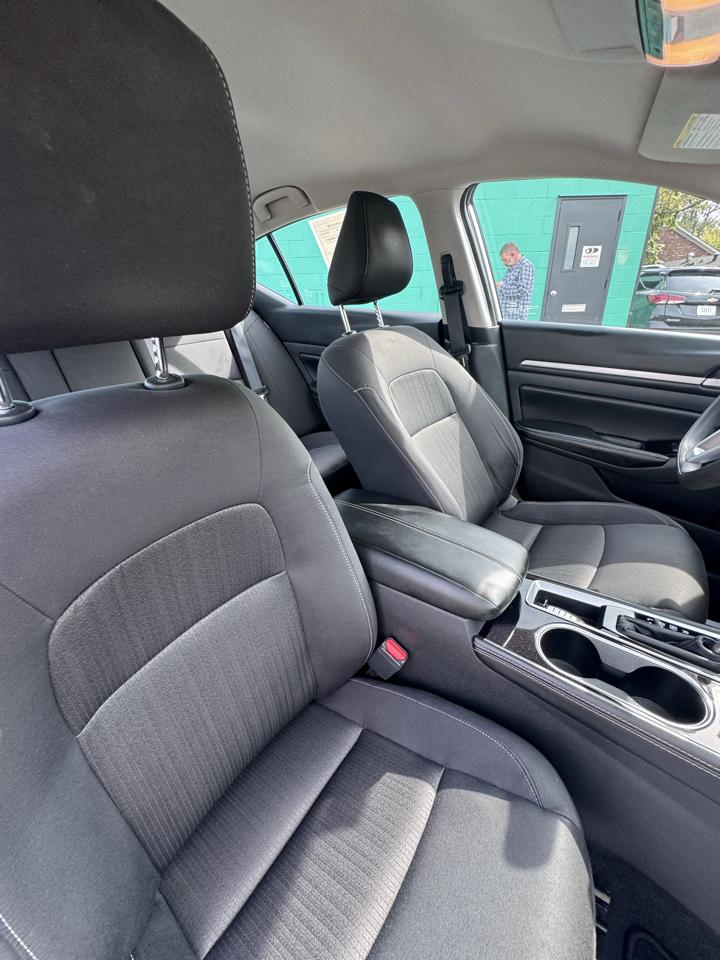 Nissan Altima 2.5 SV Sedan 2023
