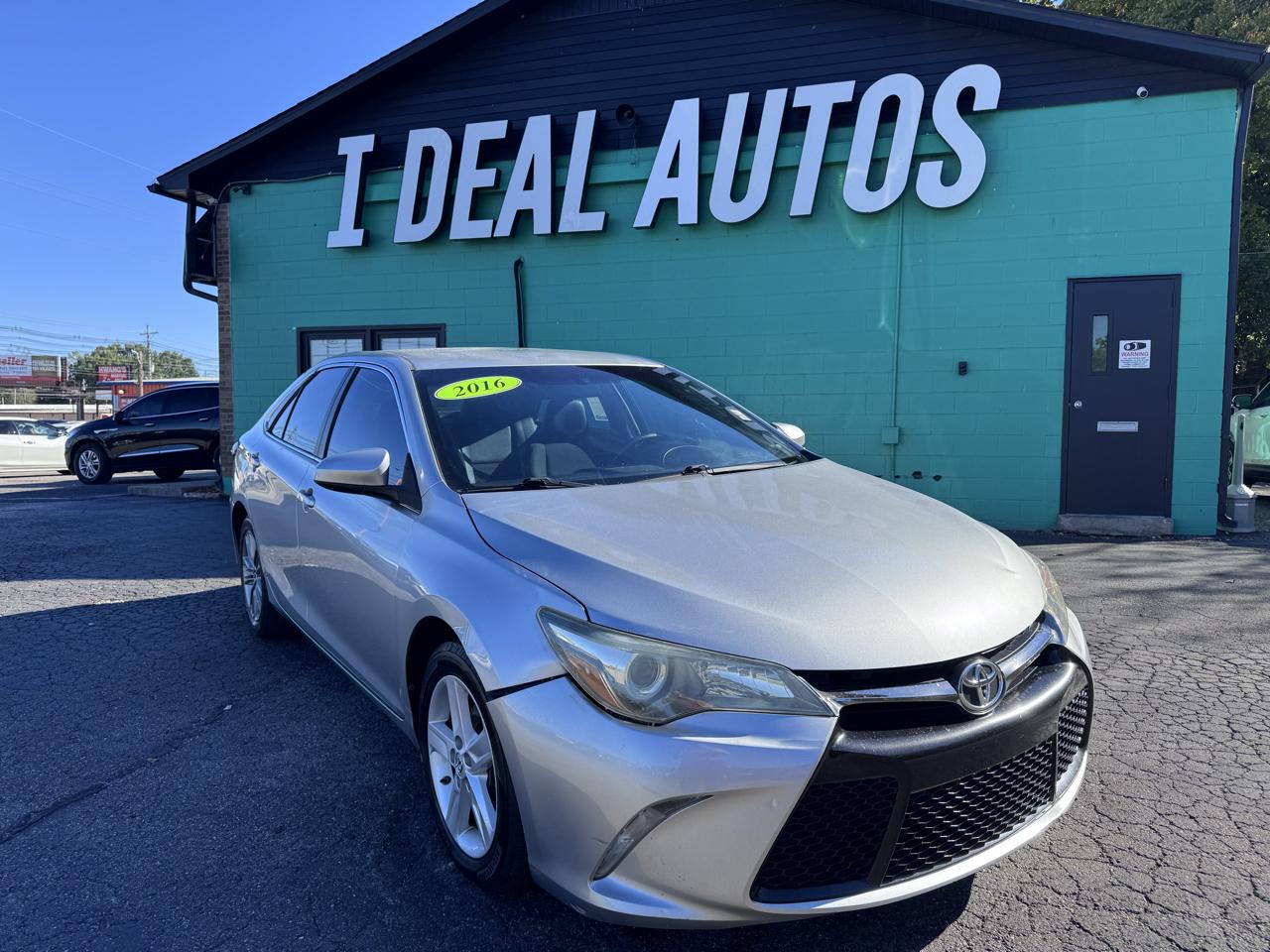 Toyota Camry 4dr Sdn I4 Auto SE w/Special Edition Pkg (Natl) 2016