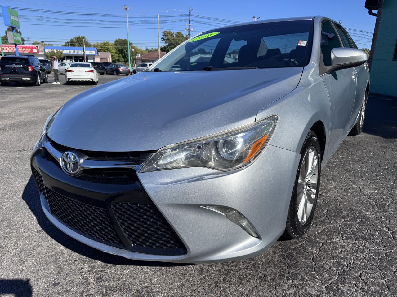 Toyota Camry 4dr Sdn I4 Auto SE w/Special Edition Pkg (Natl) 2016