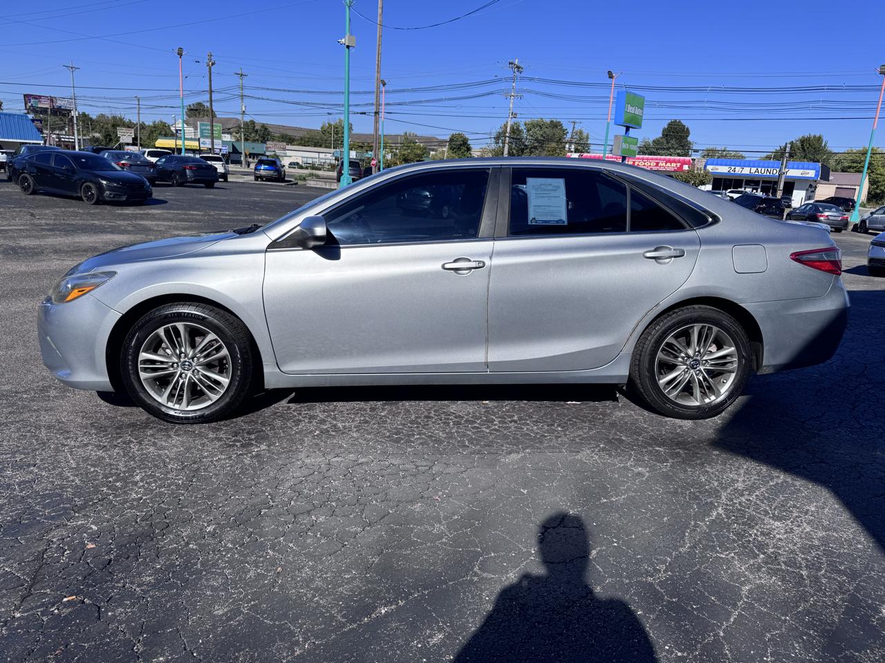 Toyota Camry 4dr Sdn I4 Auto SE w/Special Edition Pkg (Natl) 2016
