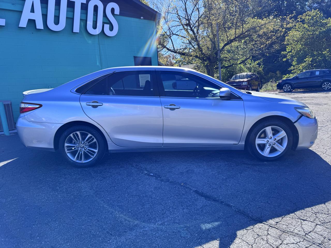 Toyota Camry 4dr Sdn I4 Auto SE w/Special Edition Pkg (Natl) 2016