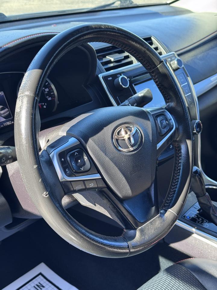 Toyota Camry 4dr Sdn I4 Auto SE w/Special Edition Pkg (Natl) 2016
