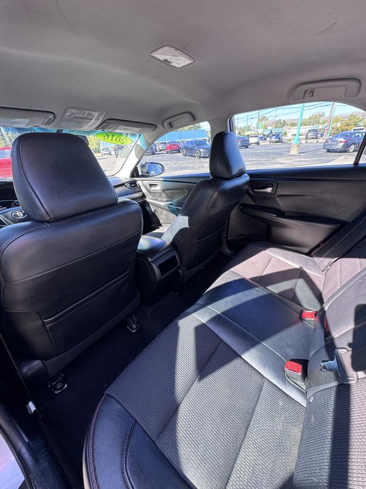Toyota Camry 4dr Sdn I4 Auto SE w/Special Edition Pkg (Natl) 2016