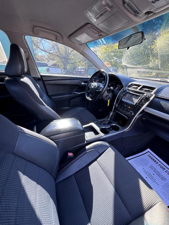 Toyota Camry 4dr Sdn I4 Auto SE w/Special Edition Pkg (Natl) 2016