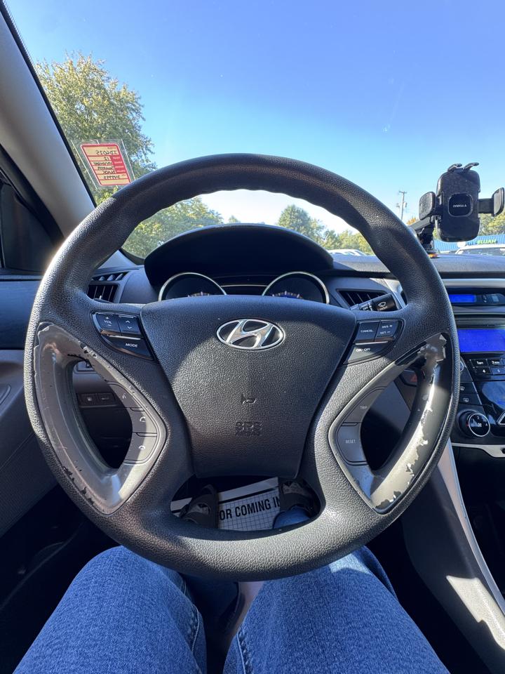 Hyundai Sonata 4dr Sdn 2.4L Auto GLS 2012