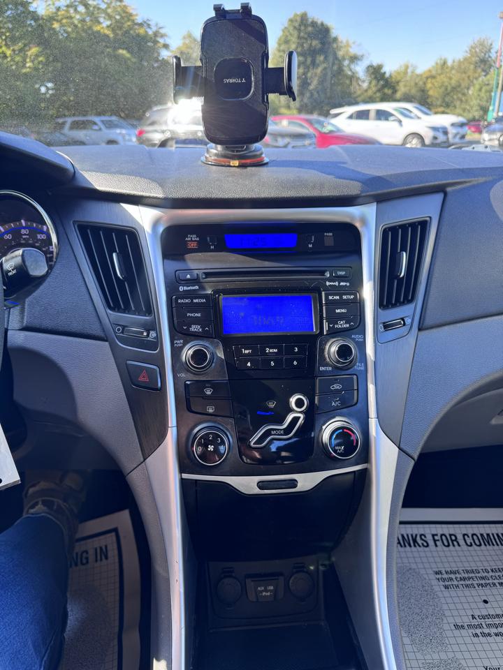 Hyundai Sonata 4dr Sdn 2.4L Auto GLS 2012