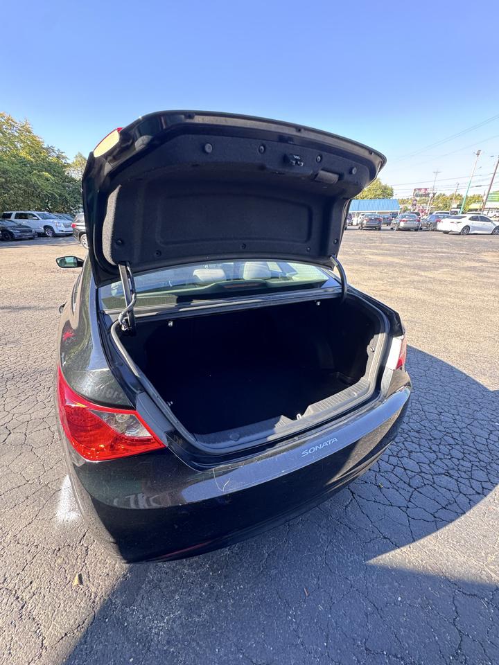 Hyundai Sonata 4dr Sdn 2.4L Auto GLS 2012