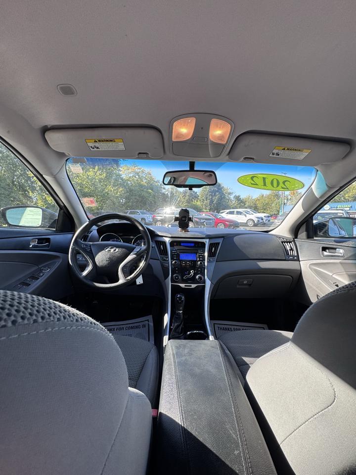Hyundai Sonata 4dr Sdn 2.4L Auto GLS 2012