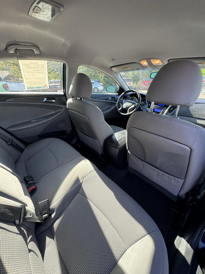 Hyundai Sonata 4dr Sdn 2.4L Auto GLS 2012