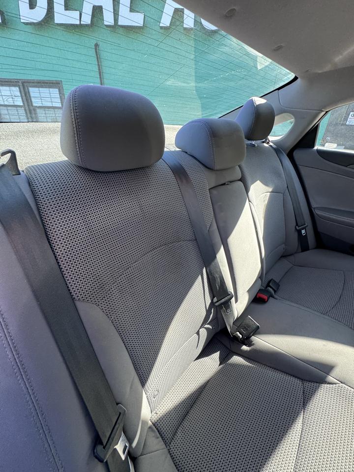 Hyundai Sonata 4dr Sdn 2.4L Auto GLS 2012