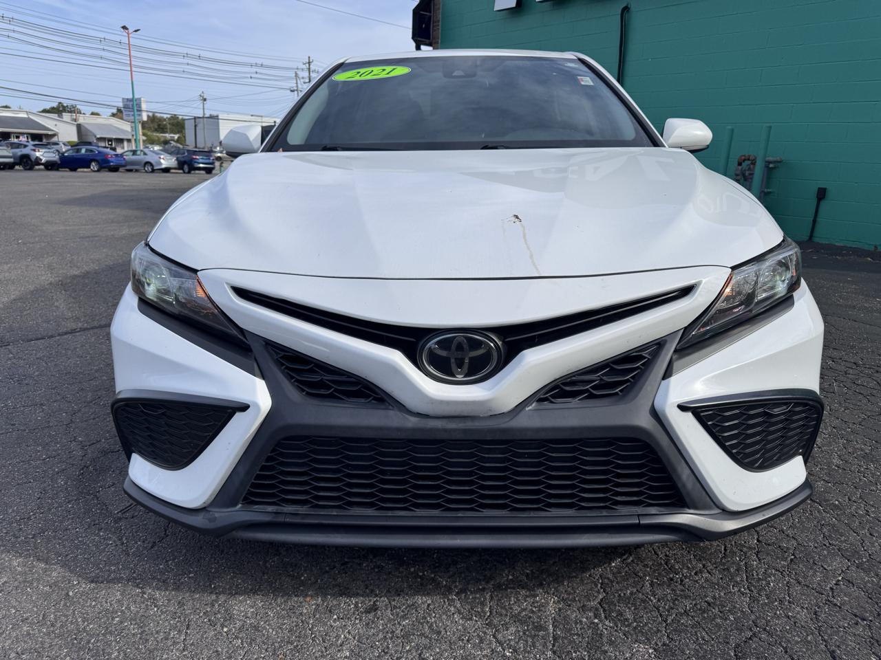 Toyota Camry SE Auto (Natl) 2021