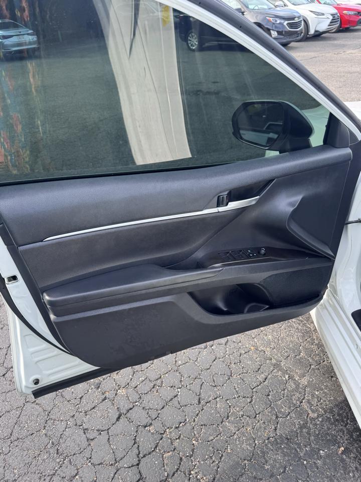 Toyota Camry SE Auto (Natl) 2021
