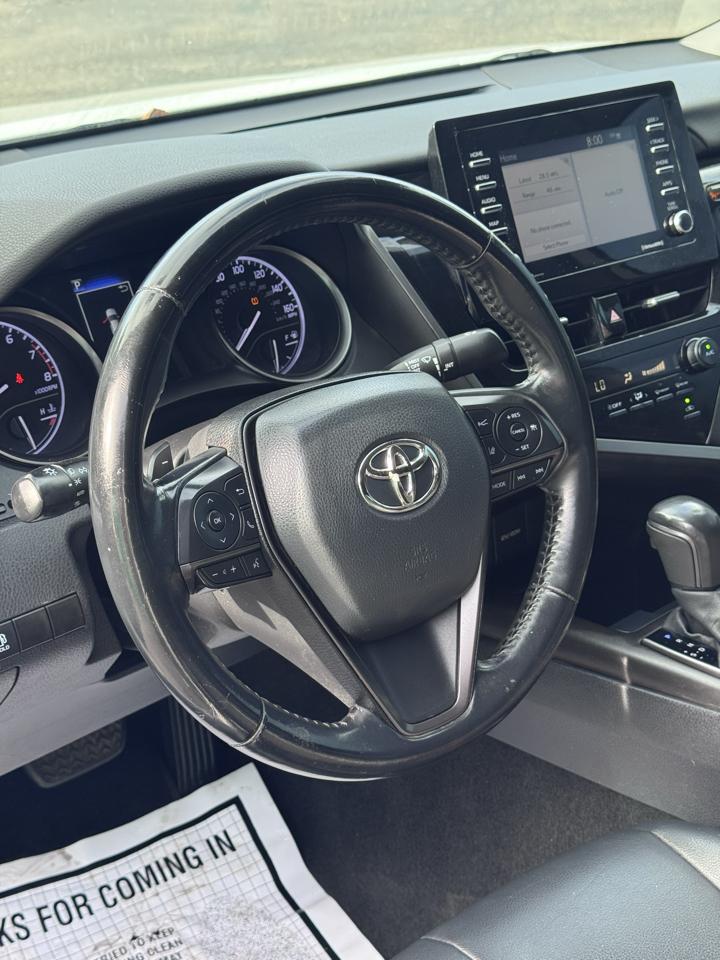 Toyota Camry SE Auto (Natl) 2021