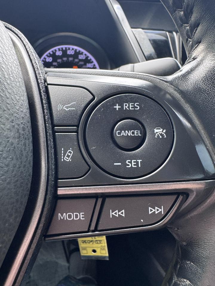 Toyota Camry SE Auto (Natl) 2021