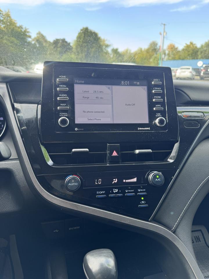 Toyota Camry SE Auto (Natl) 2021