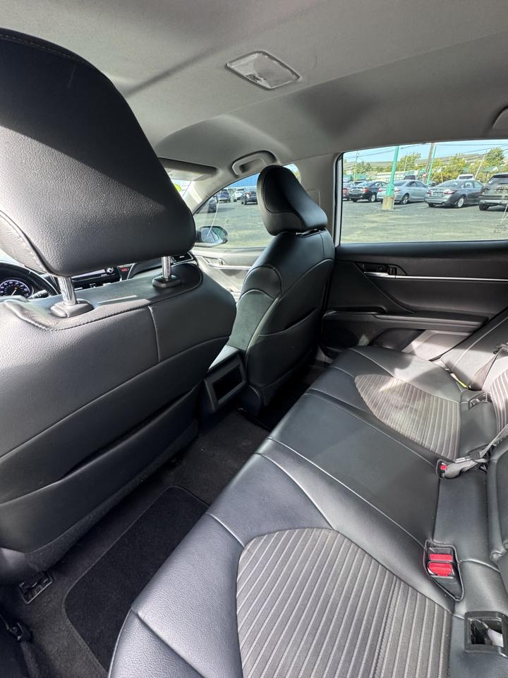 Toyota Camry SE Auto (Natl) 2021