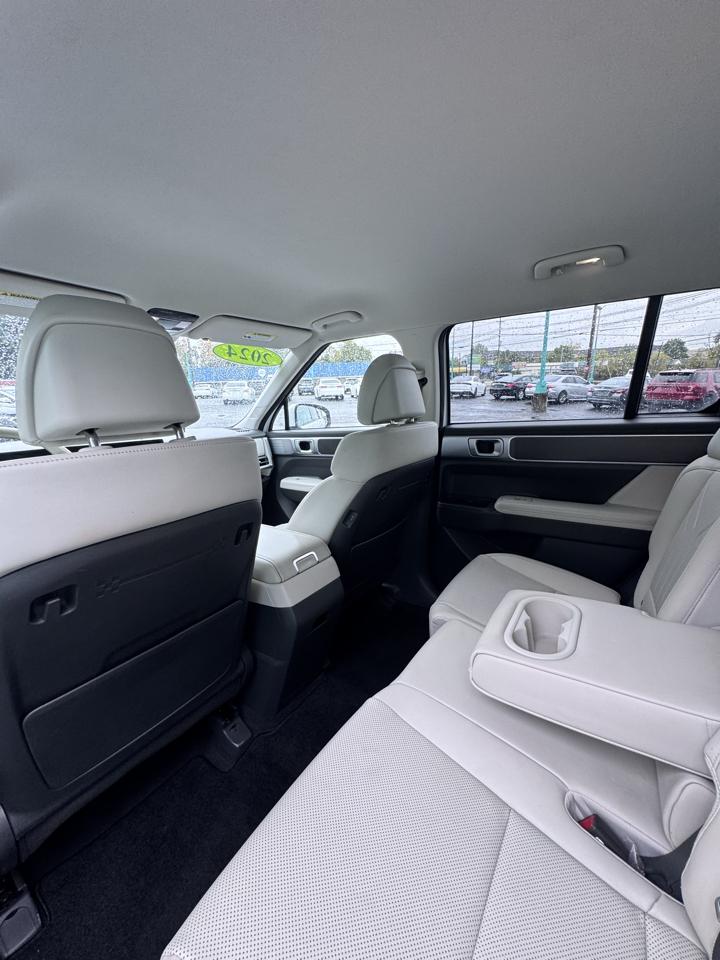 Hyundai Santa Fe SEL FWD 2024