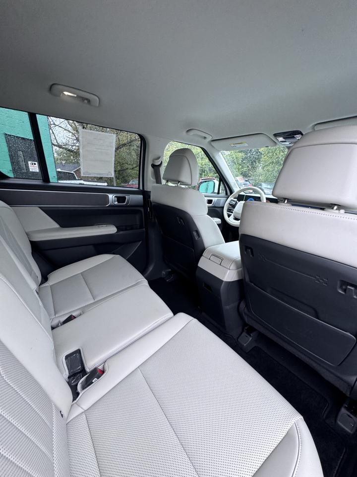 Hyundai Santa Fe SEL FWD 2024