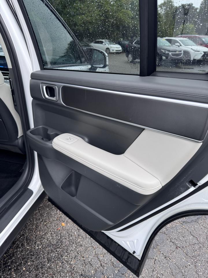 Hyundai Santa Fe SEL FWD 2024