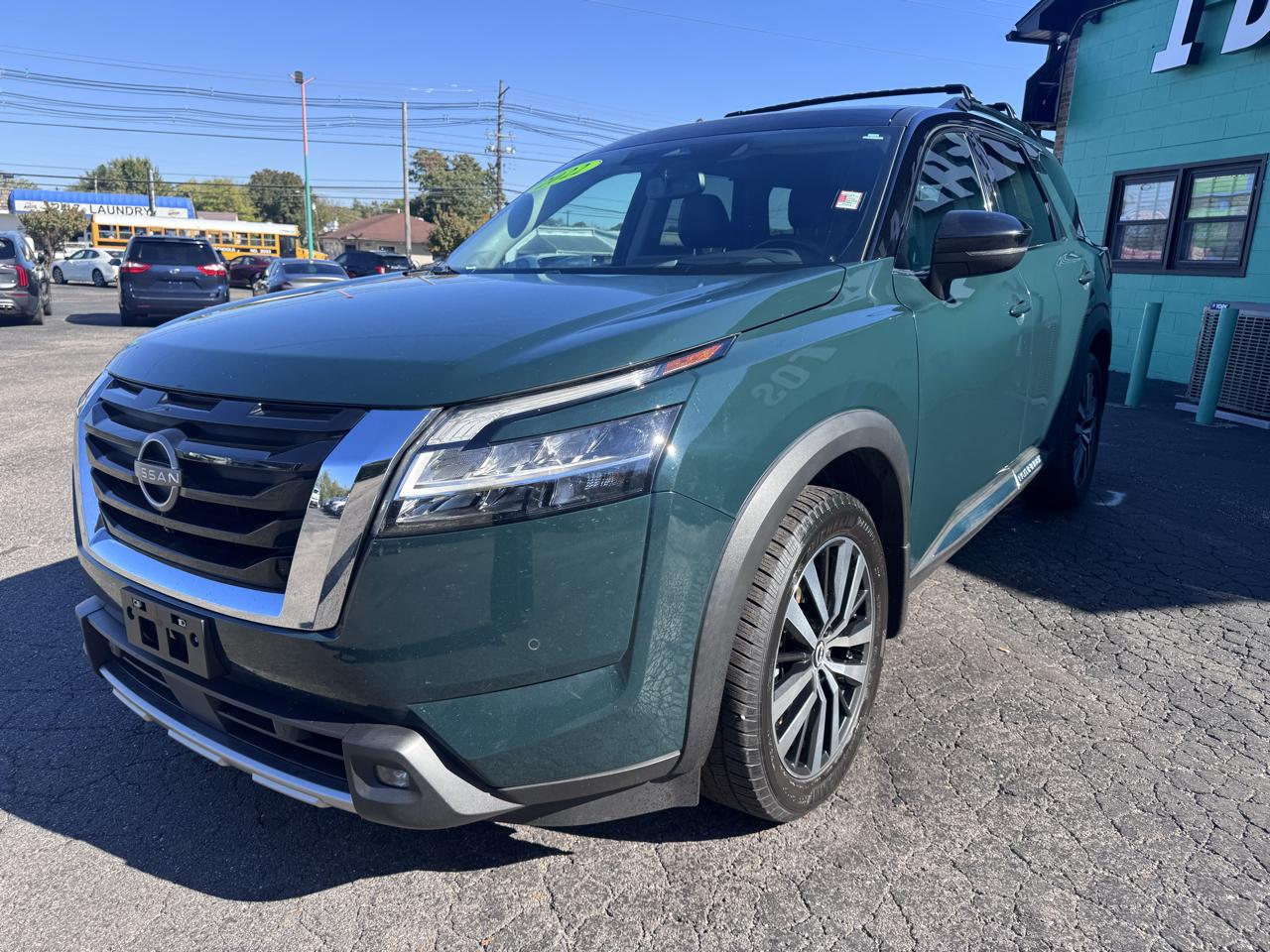 Nissan Pathfinder Platinum 2WD 2022