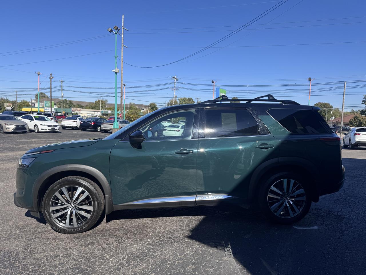 Nissan Pathfinder Platinum 2WD 2022