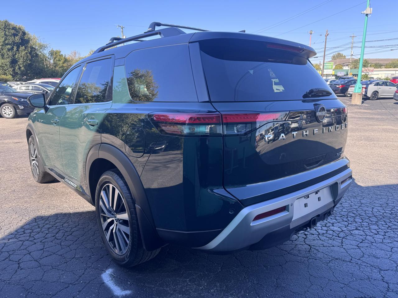 Nissan Pathfinder Platinum 2WD 2022