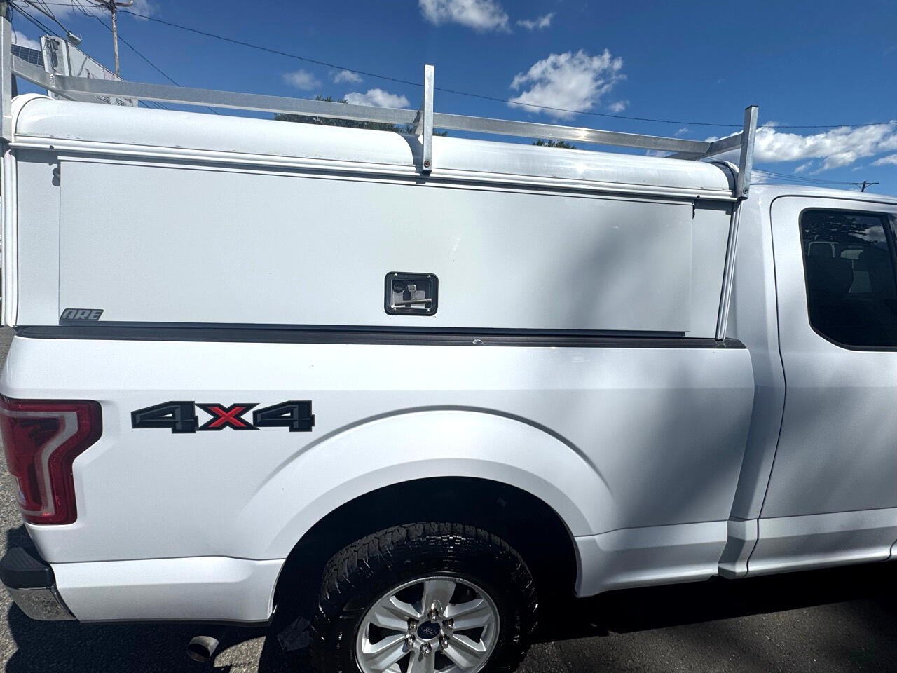 Ford F-150 Lariat SuperCab 8-ft. 4WD 2017 Ford F-150 Lariat SuperCab 8-ft. 4WD 2017