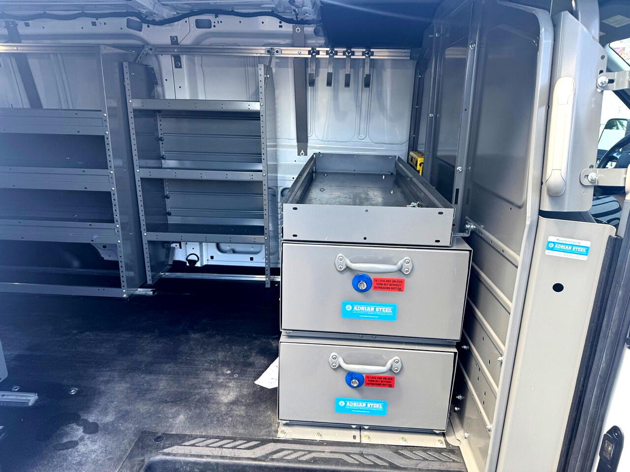 Ford Transit 150 Van Low Roof w/Sliding Pass. 148-in. WB 2019 Ford Transit 150 Van Low Roof w/Sliding Pass. 148-in. WB 2019