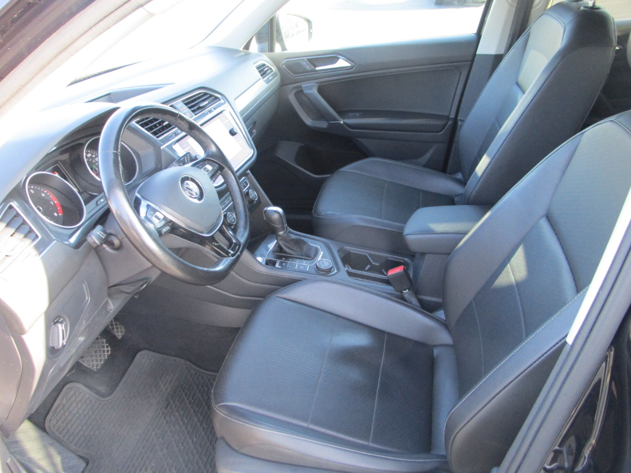 Volkswagen Tiguan 2.0T SEL 4MOTION 2018