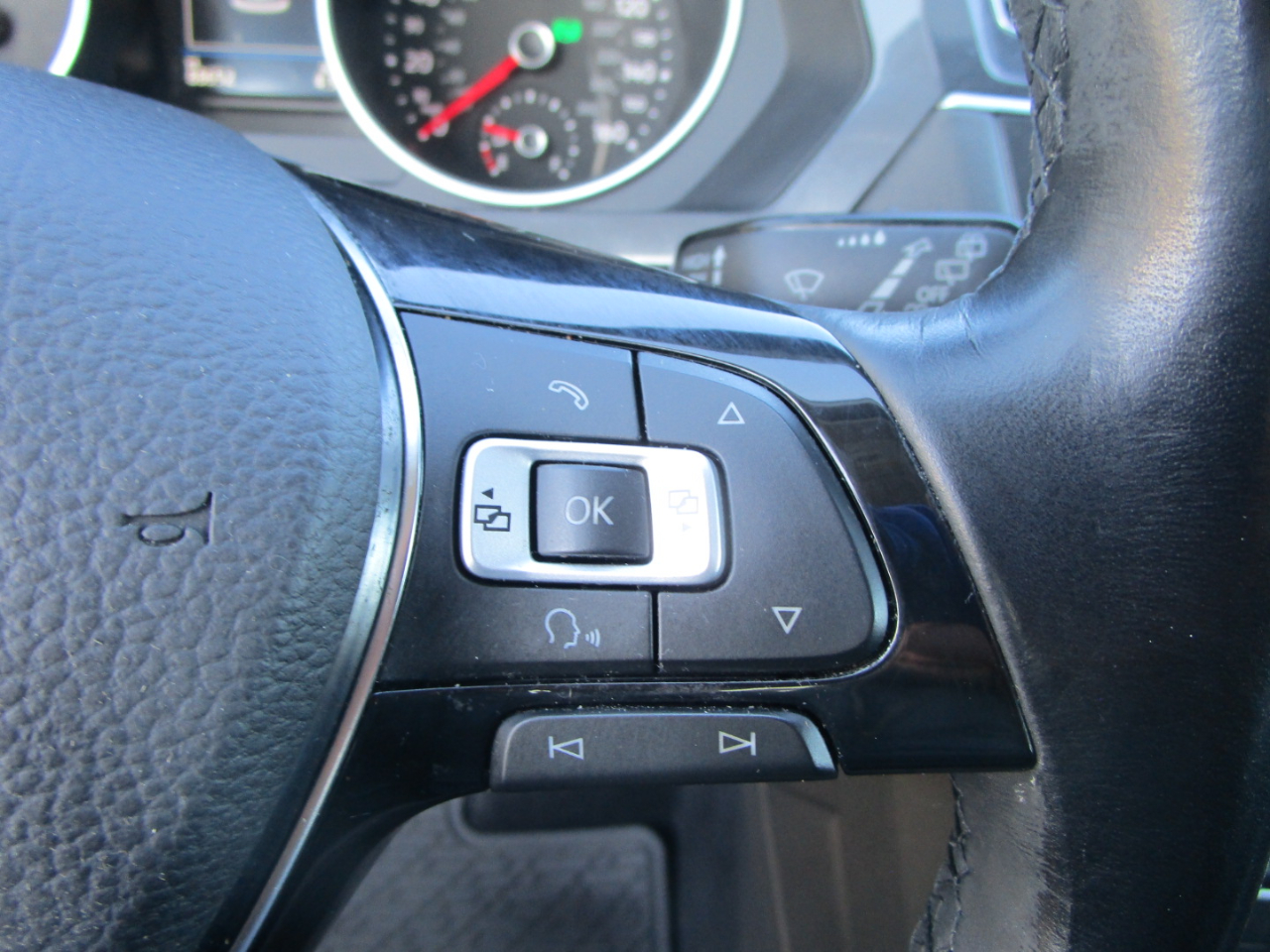 Volkswagen Tiguan 2.0T SEL 4MOTION 2018