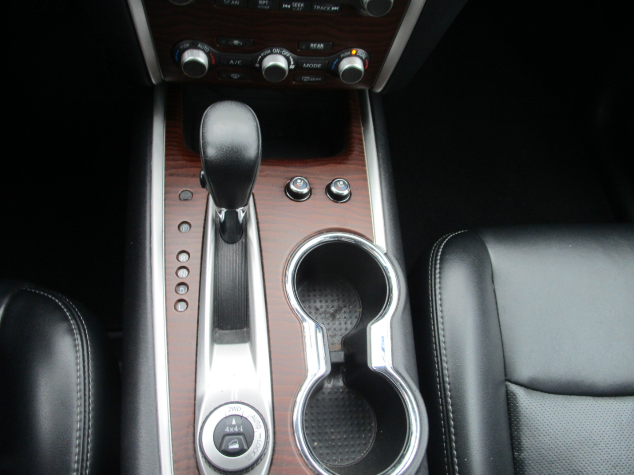 Nissan Pathfinder 4x4 Platinum 2017