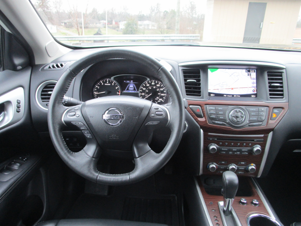 Nissan Pathfinder 4x4 Platinum 2017