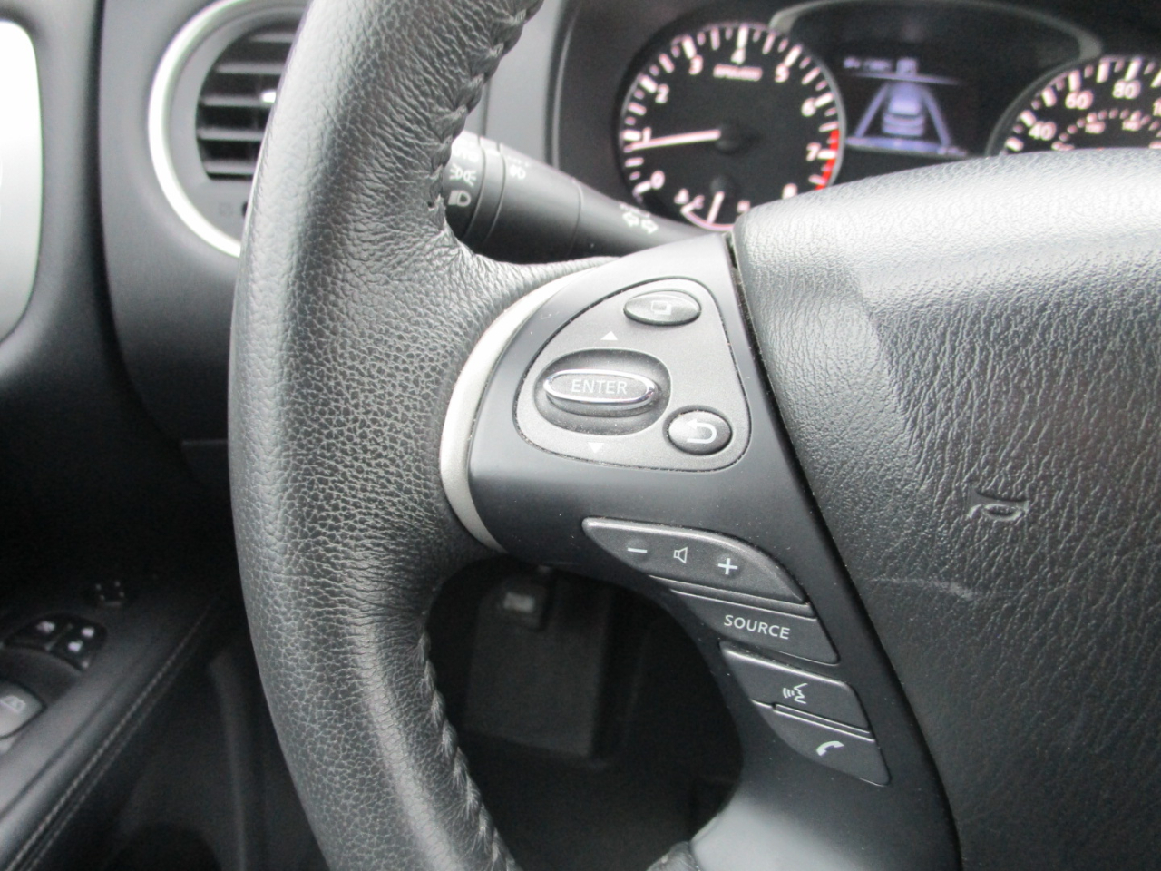 Nissan Pathfinder 4x4 Platinum 2017