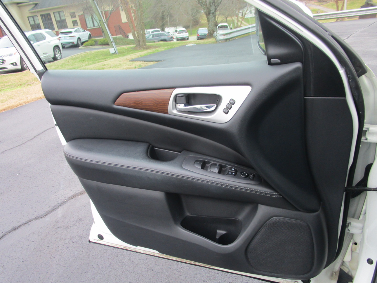 Nissan Pathfinder 4x4 Platinum 2017