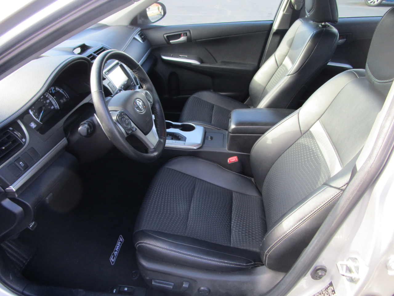 Toyota Camry 2014.5 4dr Sdn I4 Auto SE Sport (Natl) 2014