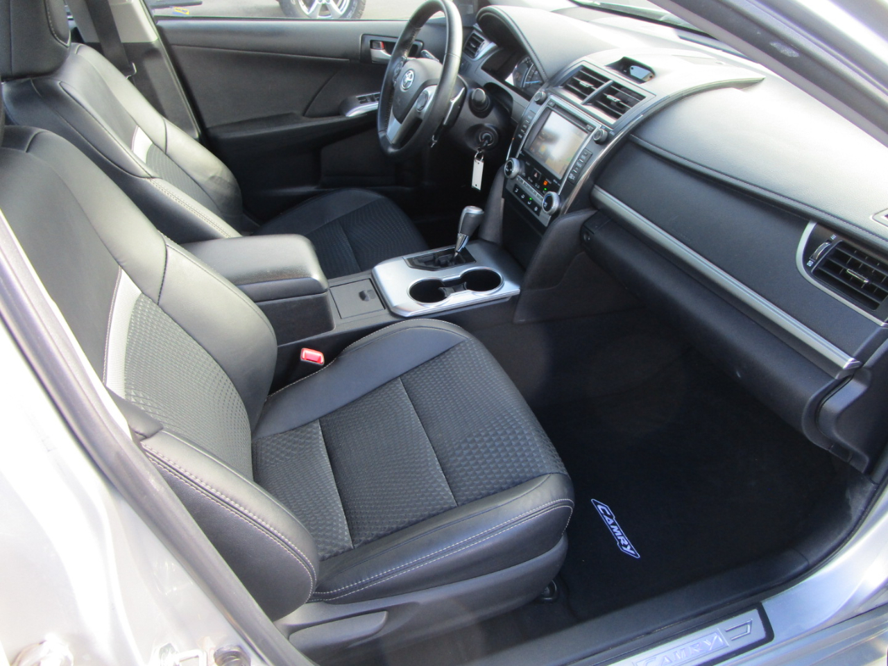 Toyota Camry 2014.5 4dr Sdn I4 Auto SE Sport (Natl) 2014