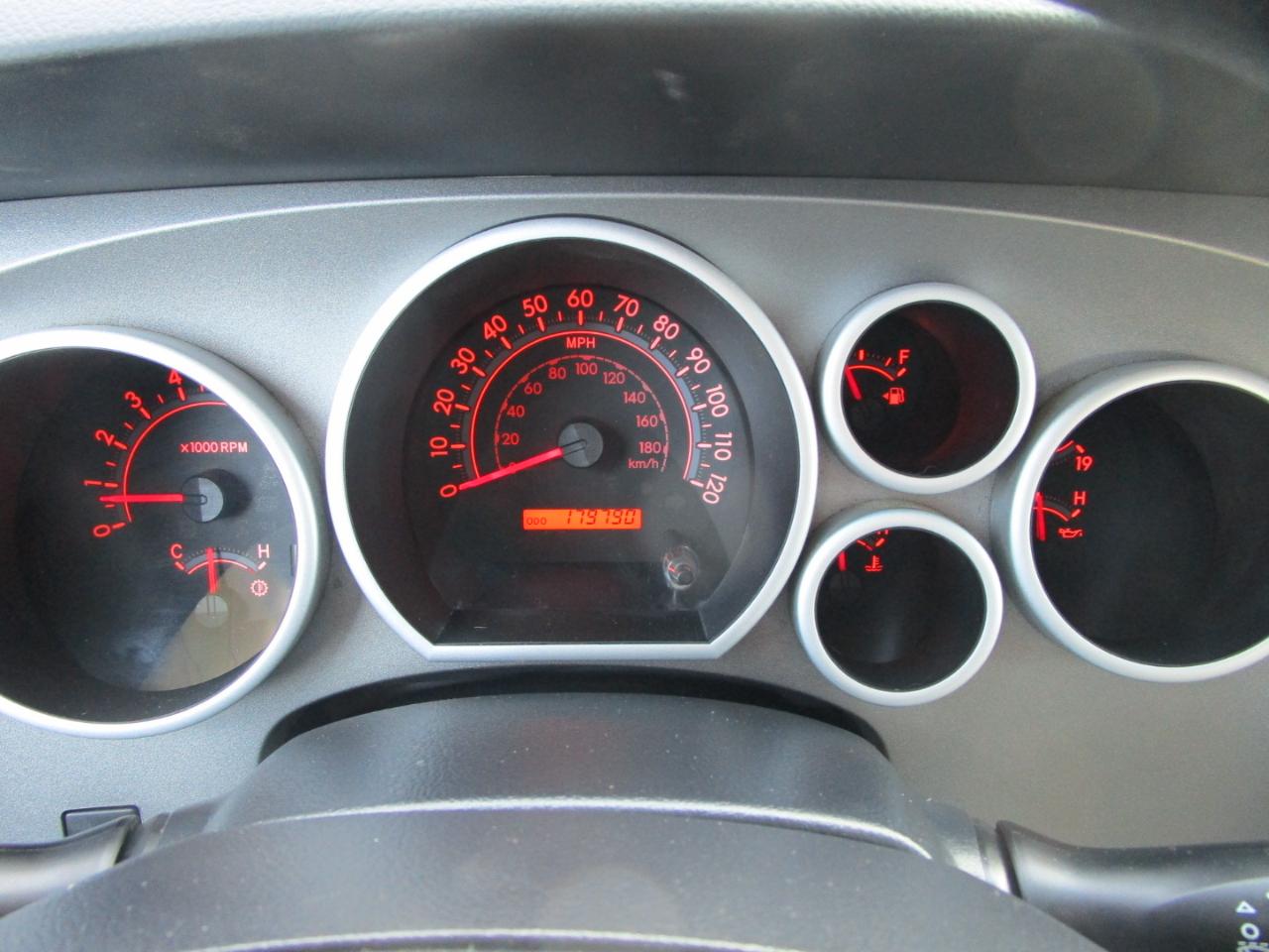 Toyota Tundra 4WD Truck CrewMax 5.7L FFV V8 6-Spd AT (Natl) 2012