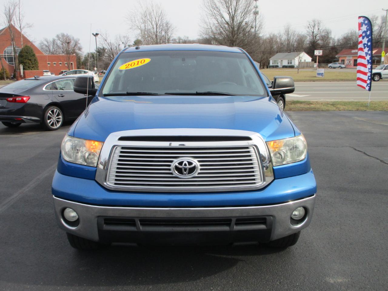 Toyota Tundra 4WD Truck Dbl 5.7L FFV V8 6-Spd AT (Natl) 2010