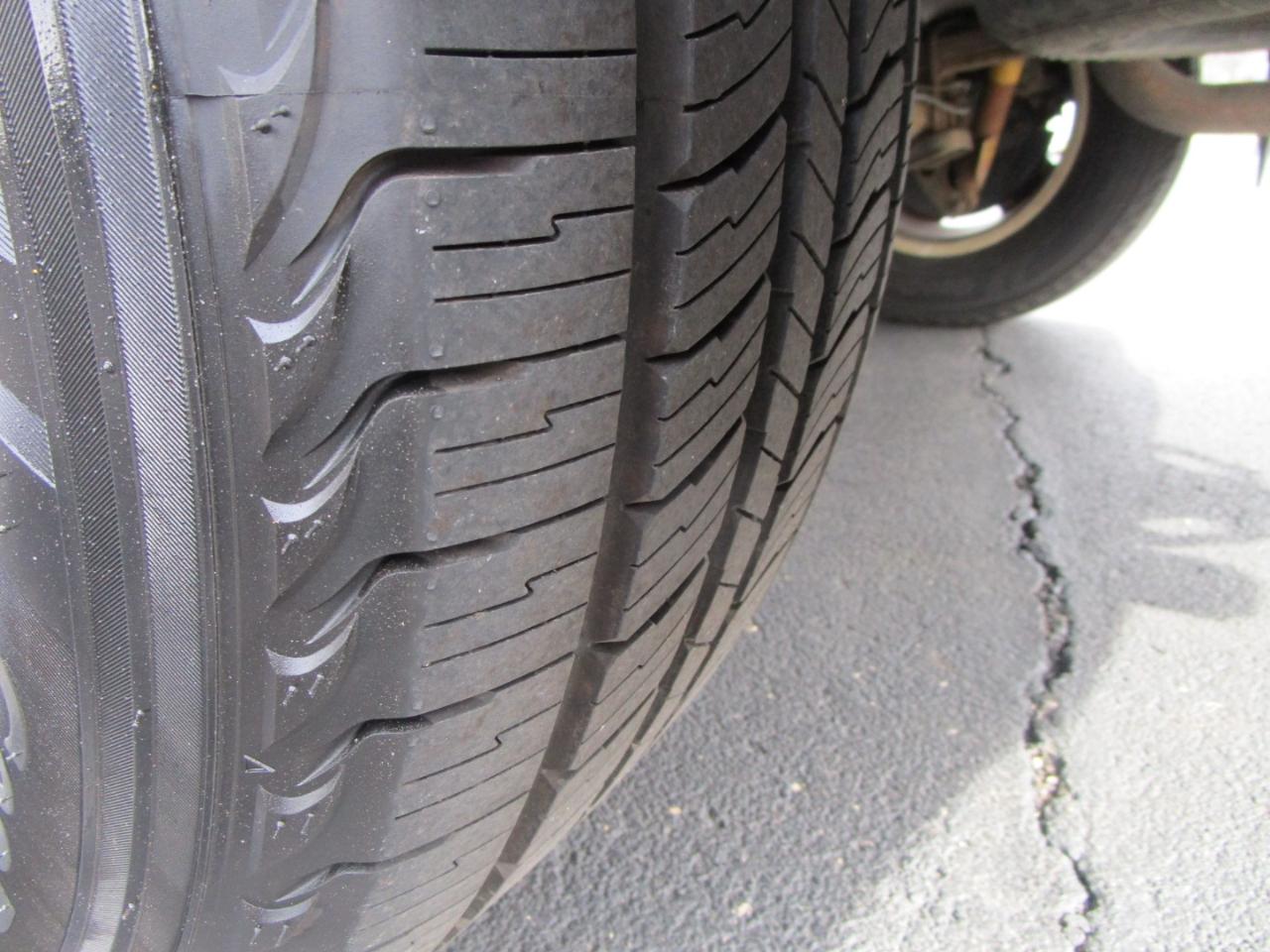 Toyota Tundra 4WD Truck Dbl 5.7L FFV V8 6-Spd AT (Natl) 2010