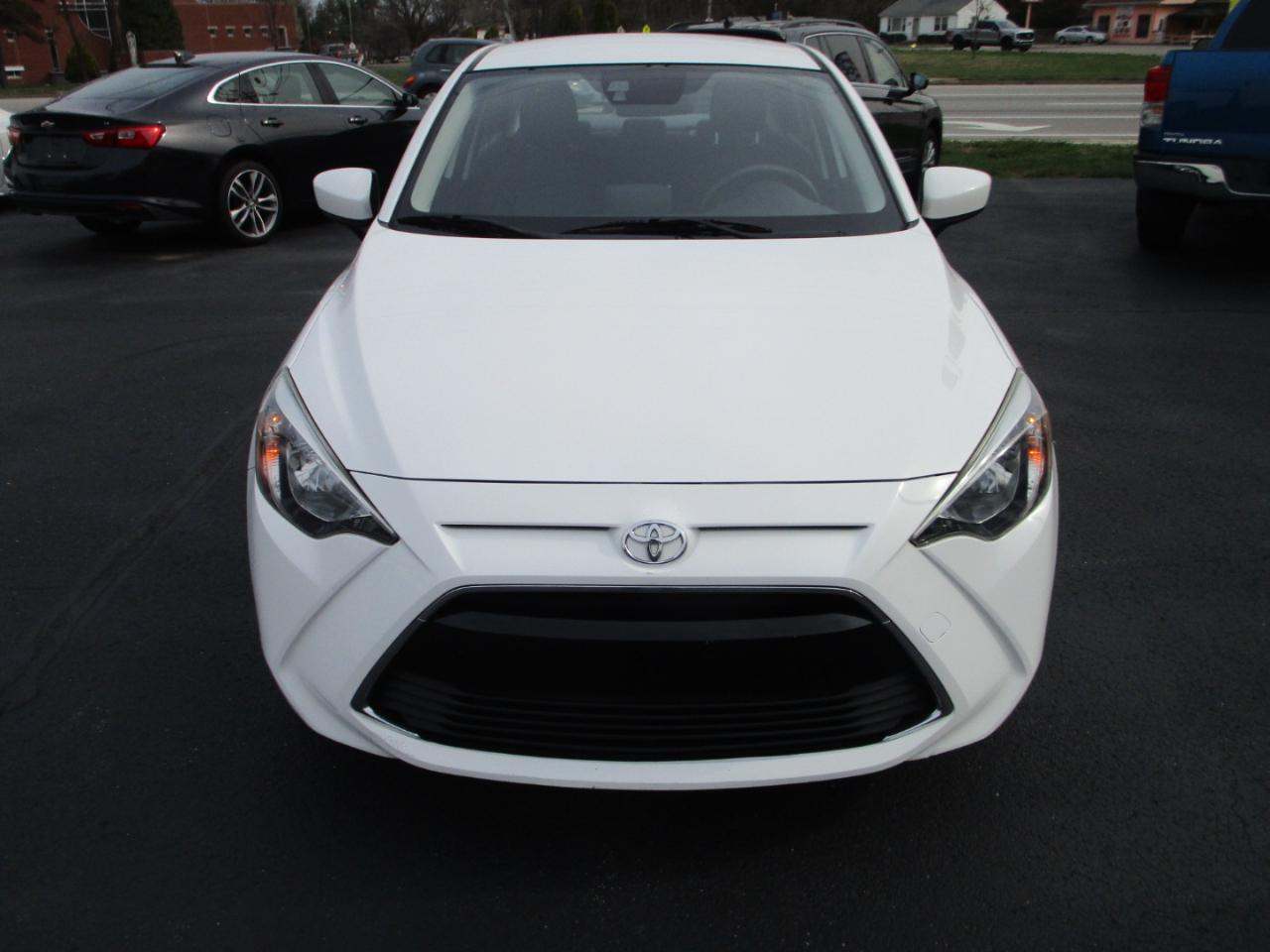Toyota Yaris iA Auto (Natl) 2018