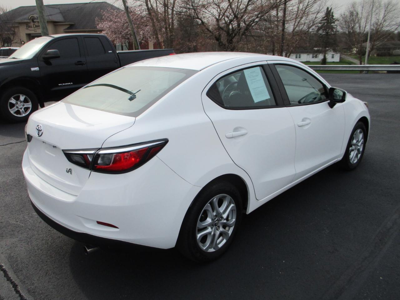 Toyota Yaris iA Auto (Natl) 2018