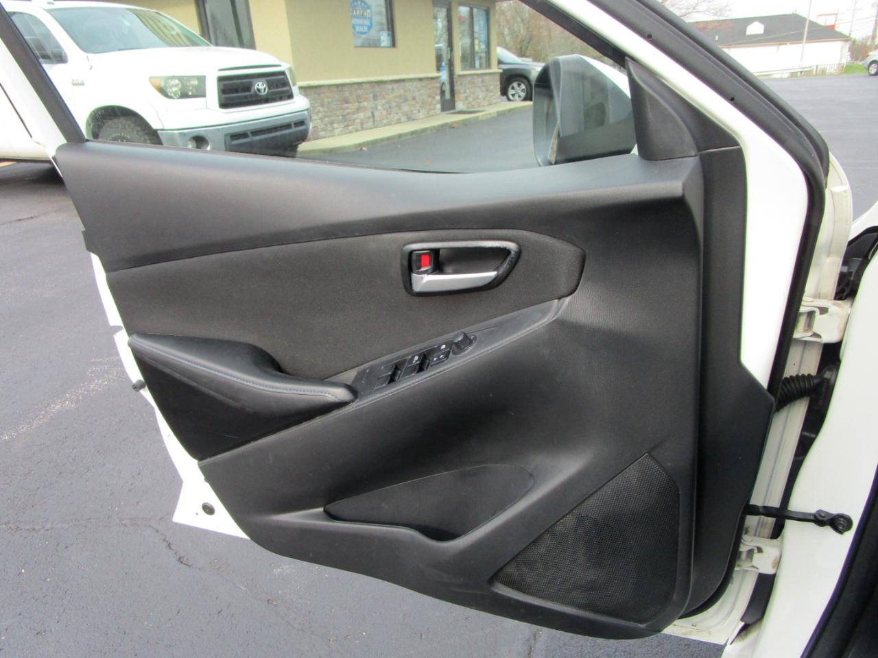 Toyota Yaris iA Auto (Natl) 2018