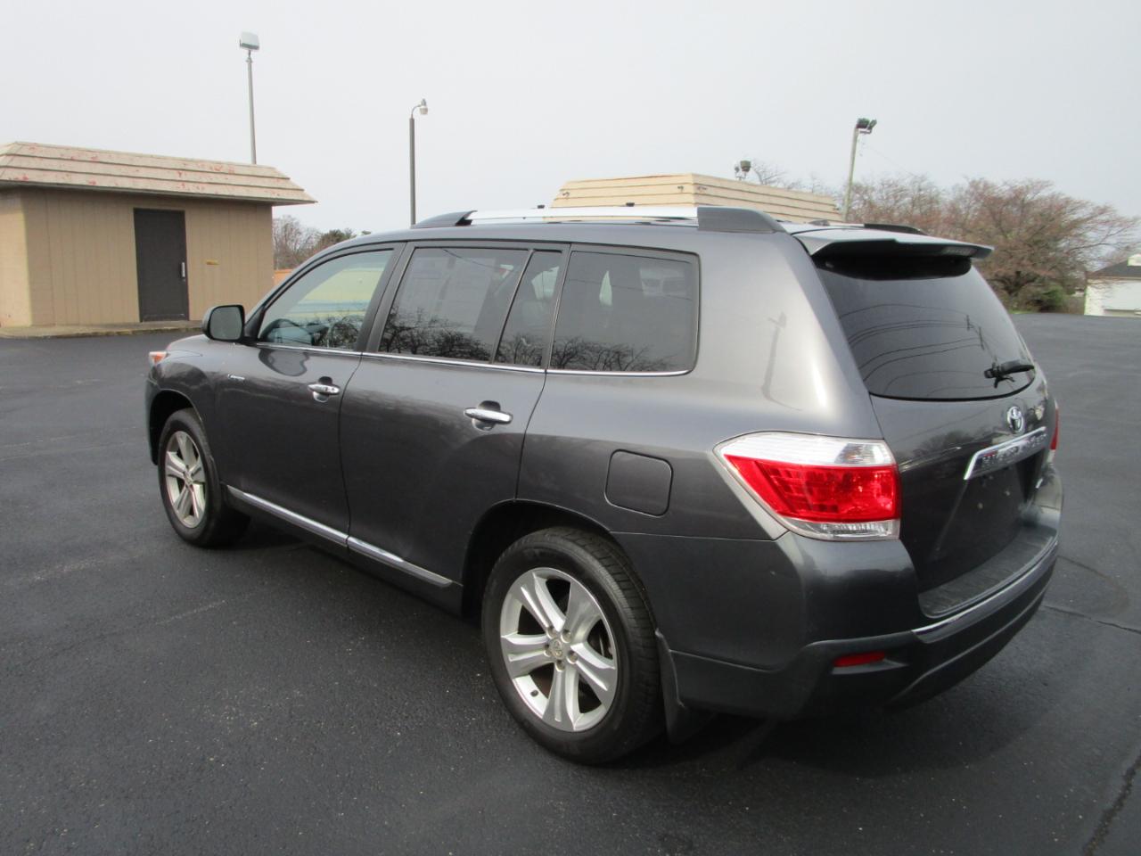 Toyota Highlander 4WD 4dr V6 Limited (Natl) 2013