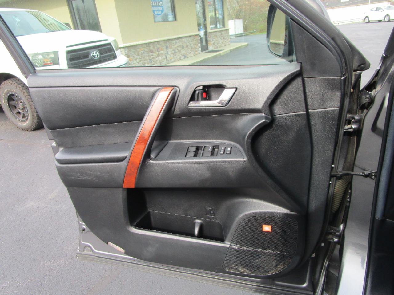 Toyota Highlander 4WD 4dr V6 Limited (Natl) 2013